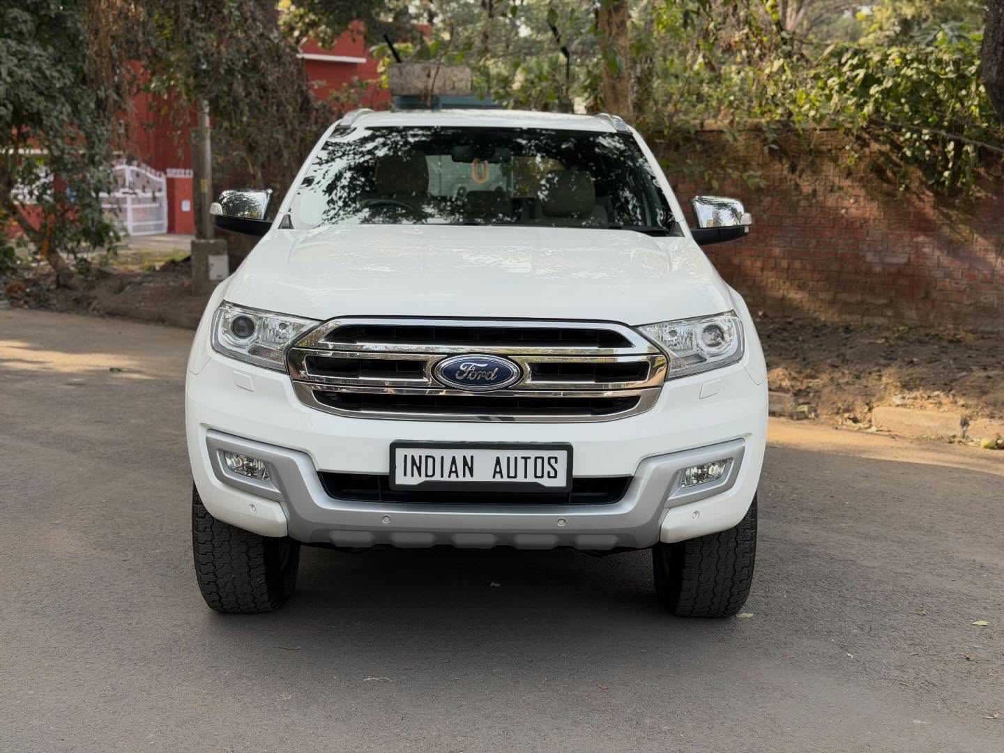 Ford Endeavour 3.2 Titanium 4×4 (Black)