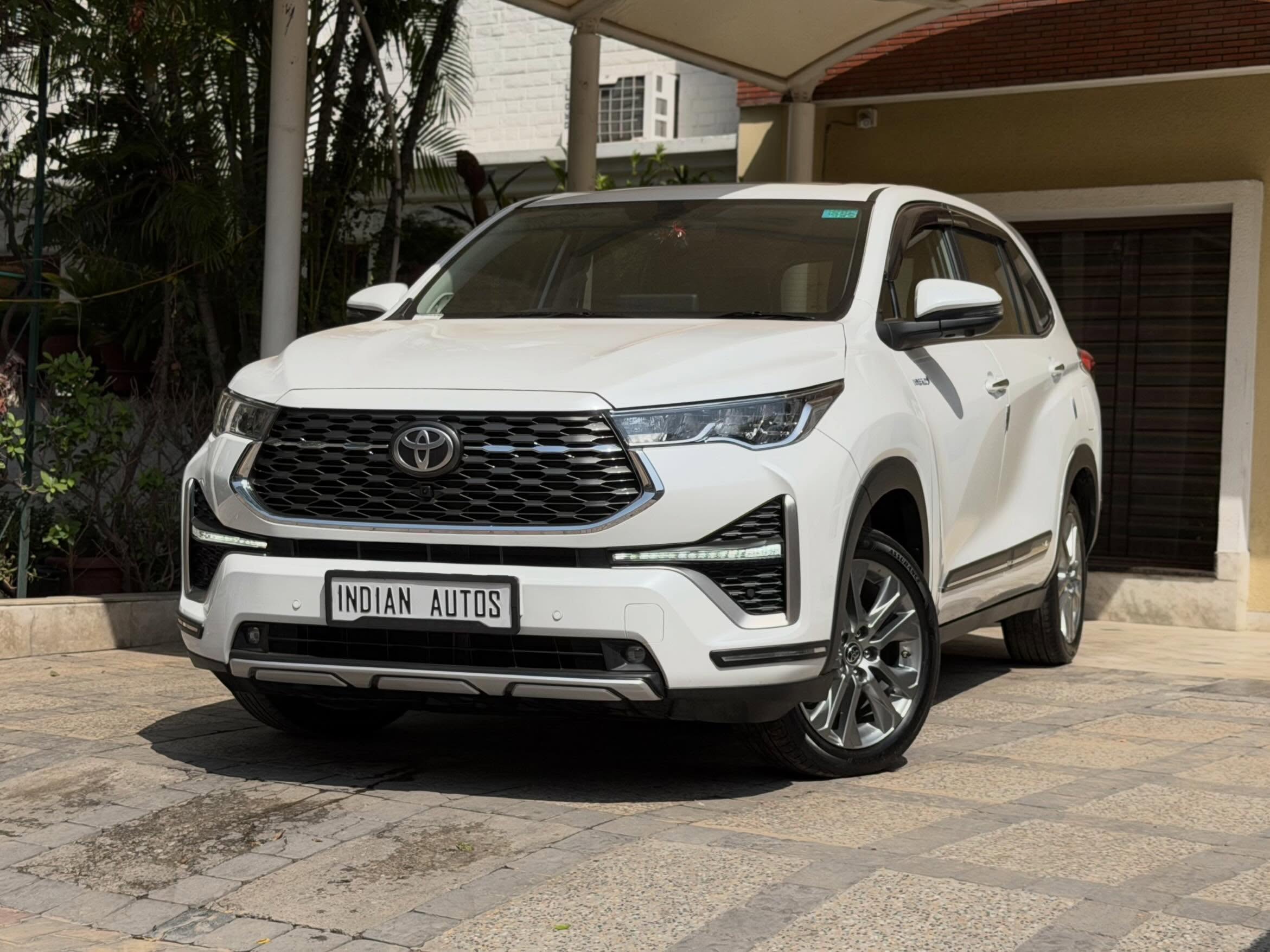 Toyota Innova Hycross ZX (Strong Hybrid)